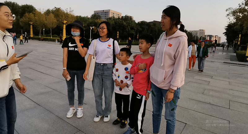 1570692384803833.png 市民广场采访_副本.png